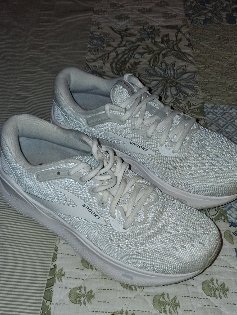 Brooks Women's White Athletic Running Shoes